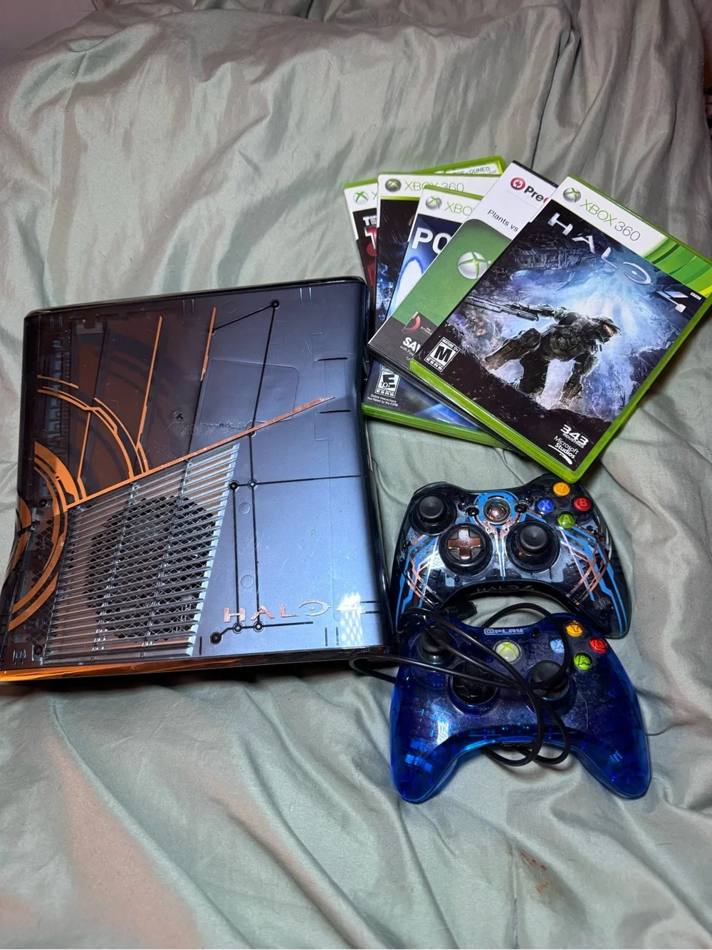 Halo 4 Special Edition Console Bundle - Black/Blue